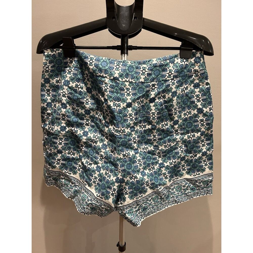 Boden Women's Floral Print Shorts Size 12 - Picture 2 of 3